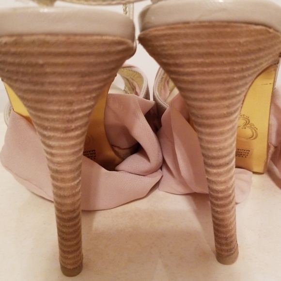 Shoes - Picture 7 of 8